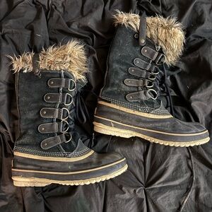 Women's Black Fur-Lined Winter Boots